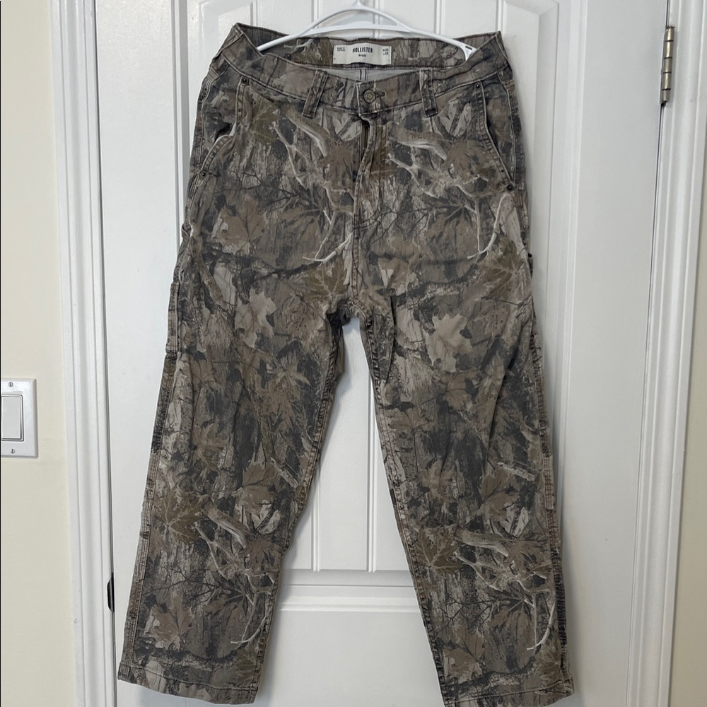 Hollister Men's Woodland Camo Pants
